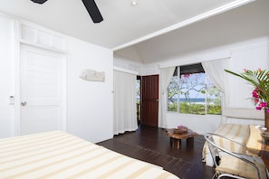 6 bedrooms, in-room safe, WiFi, bed sheets