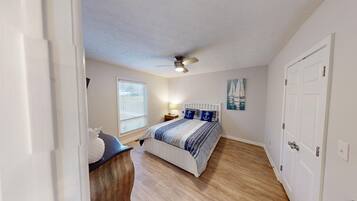 3 dormitorios, tabla de planchar con plancha, wifi gratis y ropa de cama