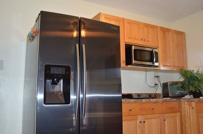 Studio Guest  house  on  a  1.5   acre  fenced property