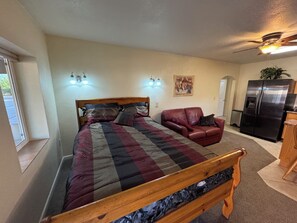 1 bedroom, iron/ironing board, free WiFi, bed sheets - Studio Guest  house  on  a  1.5   acre  fenced property (Apache Junction)