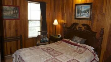 7 bedrooms, iron/ironing board, travel cot, free WiFi