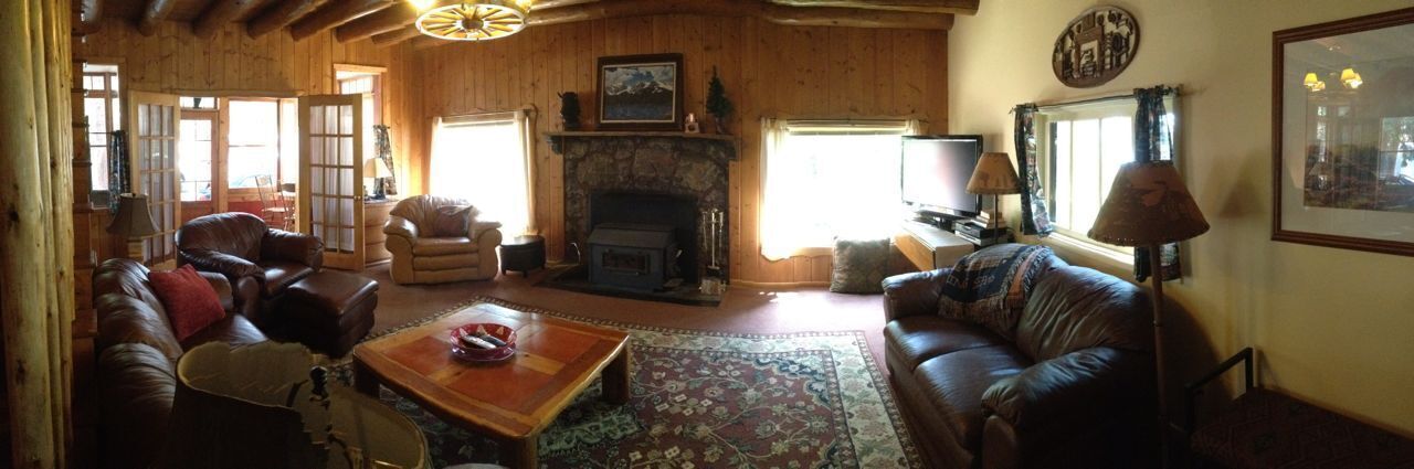 TV, fireplace, DVD player, books