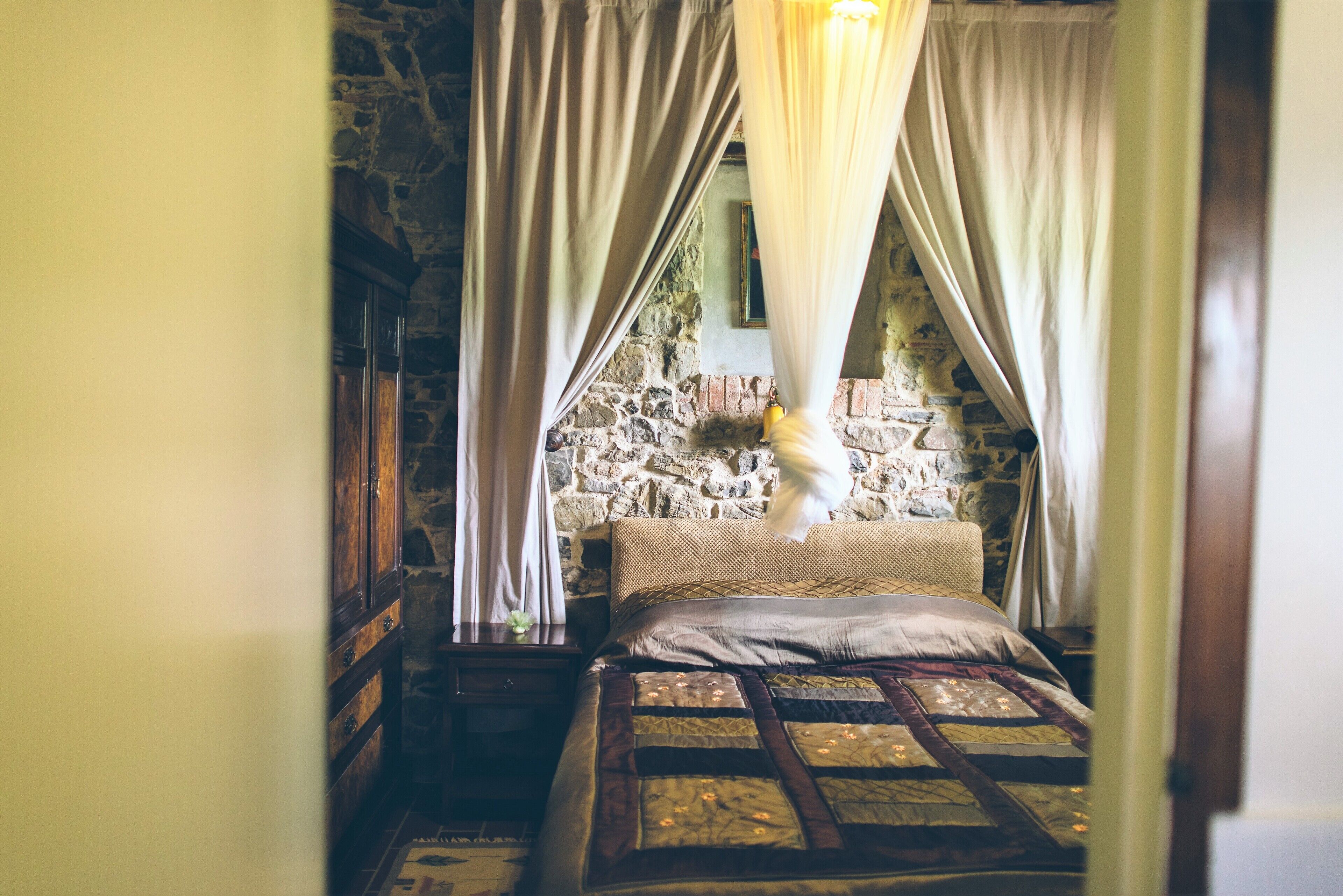 1 bedroom, iron/ironing board, internet, bed sheets