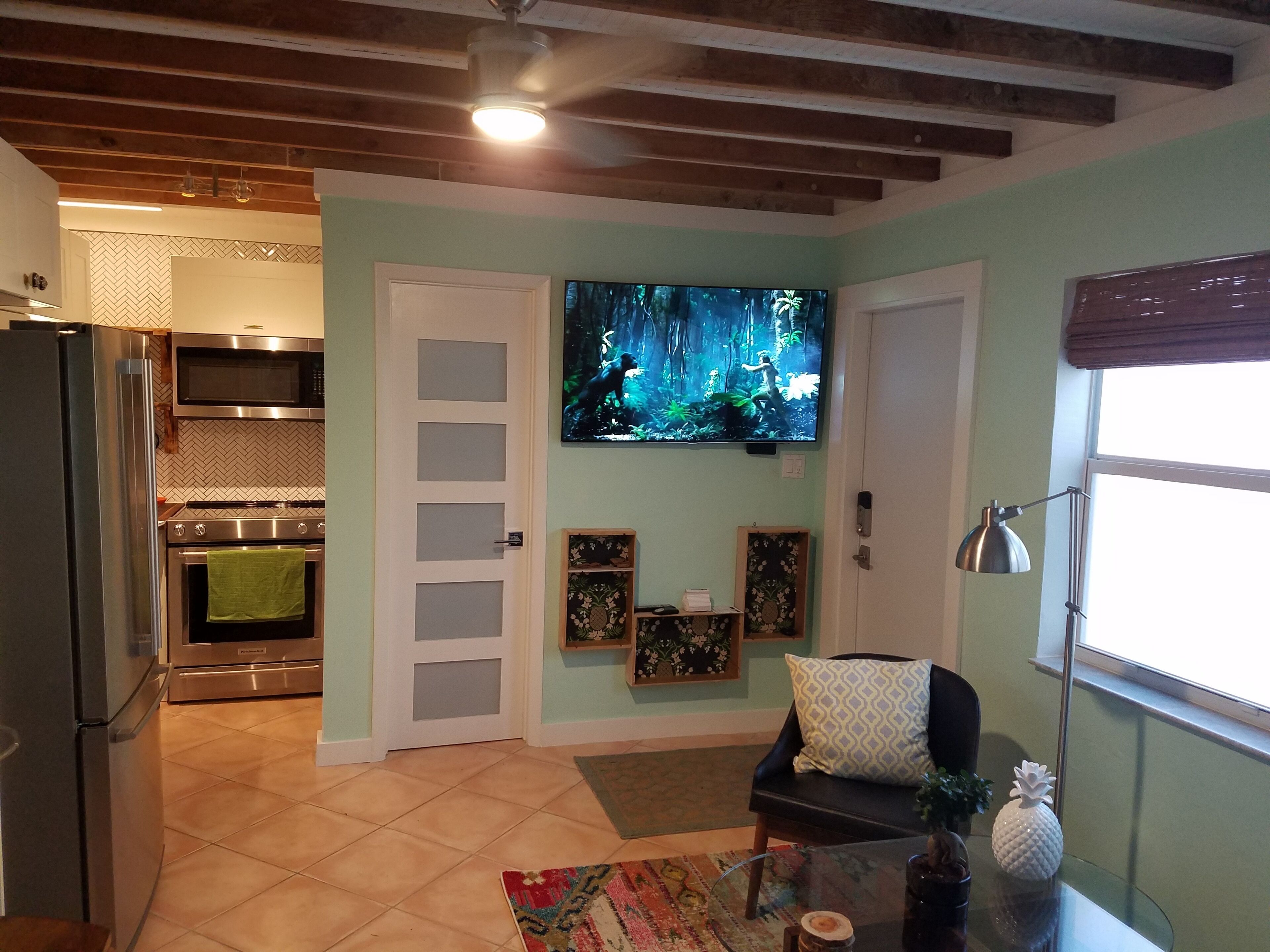 Bamboo Cottage: Tropical Vibe Beach-style Cottage