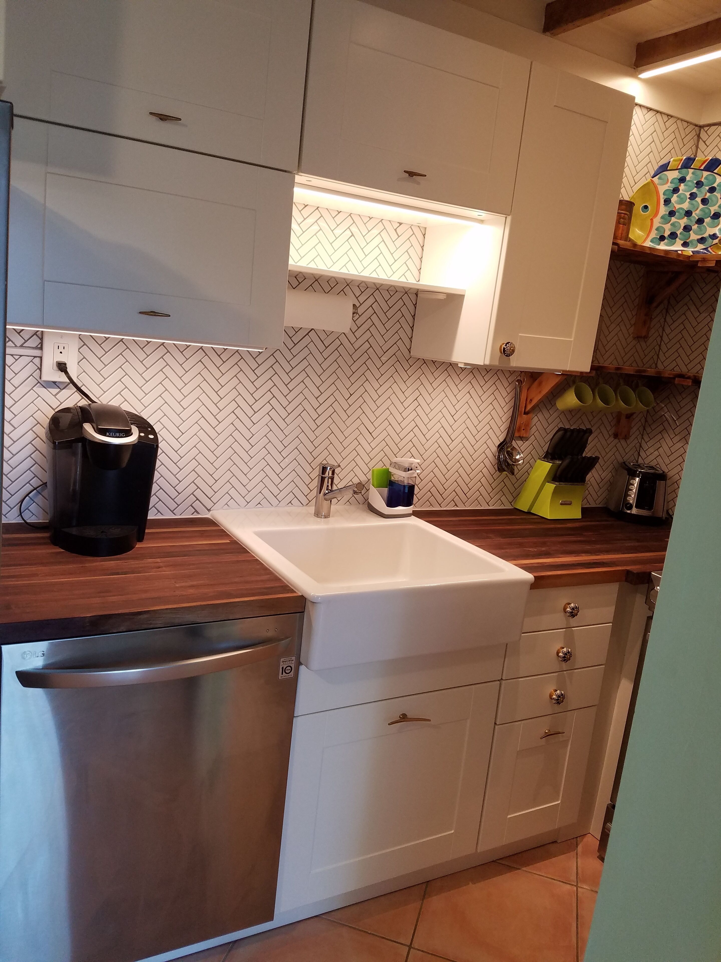 Bamboo Cottage: Tropical Vibe Beach-style Cottage