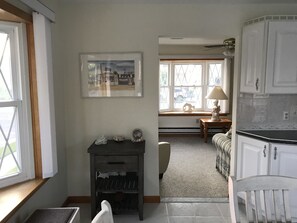 Kitchen  - NEWLY DISCOUNTED AVALON house accross from the Bay and 12 houses from the beach (Avalon)