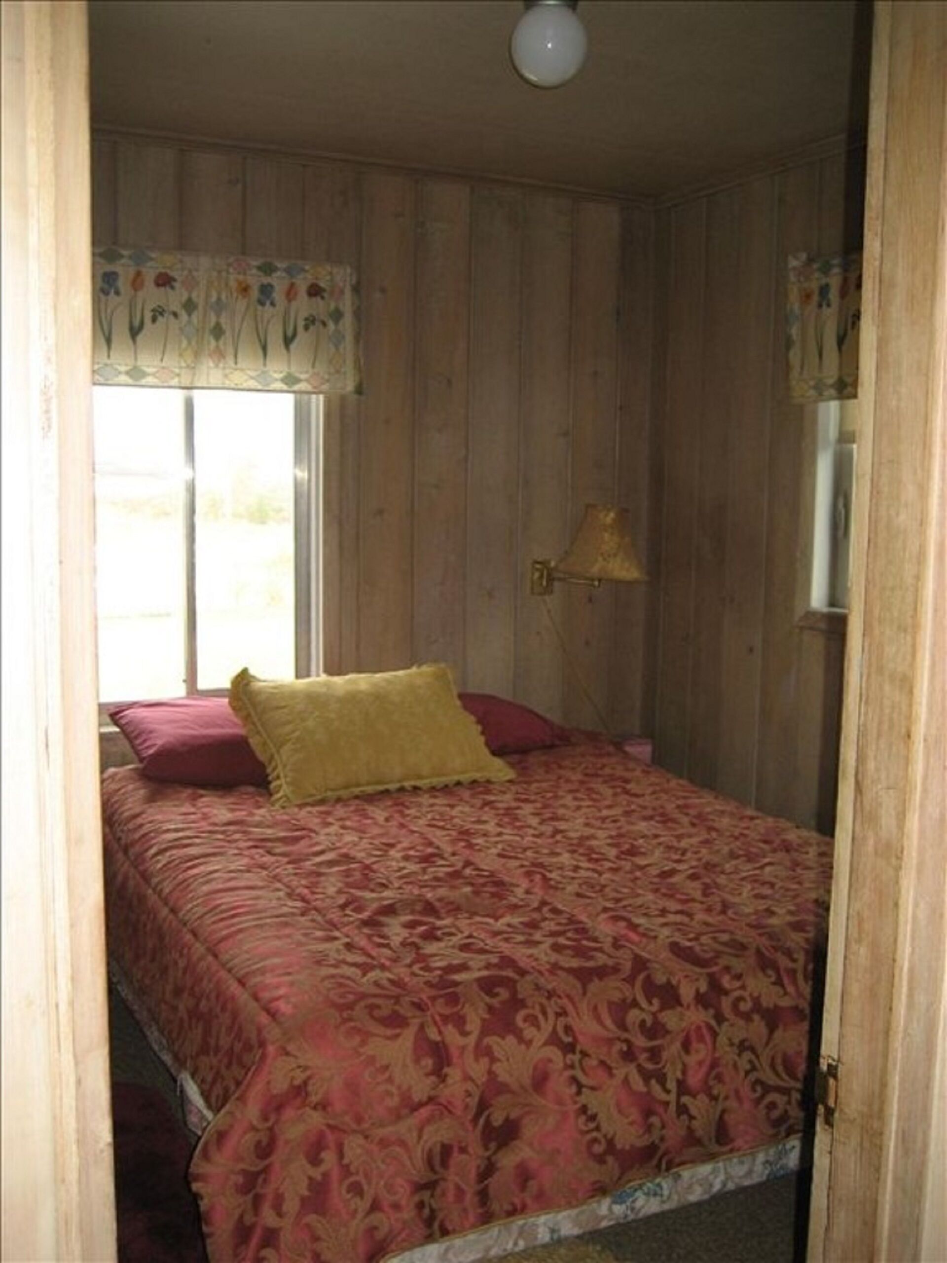  Accessible! Beach Cabin on Sunlight Beach Useless Bay, Whidbey Island