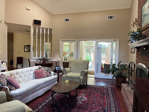 Smart TV, fireplace, music library