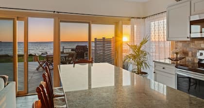 Ylellinen rantahotelli rannalla