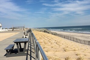 على الشاطئ، مناشف للشاطئ