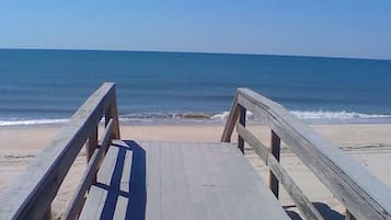 En la playa y toallas de playa