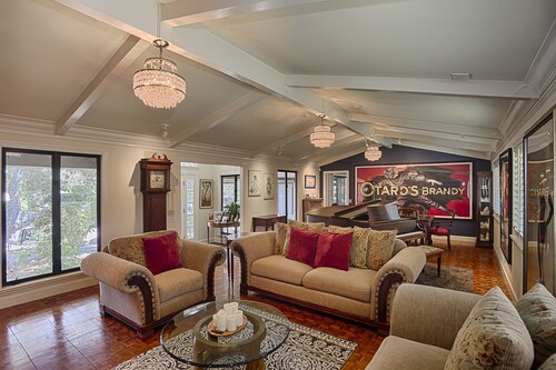 Stay at Roche Winery's Sonoma Vineyard Retreat