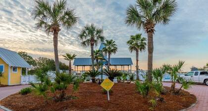 Centennial Coast Cottage - with Heated pool