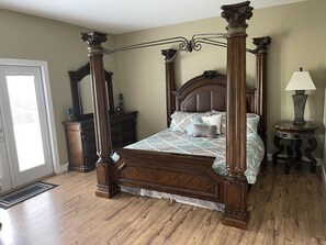 1 dormitorio, tabla de planchar con plancha, wifi gratis y ropa de cama