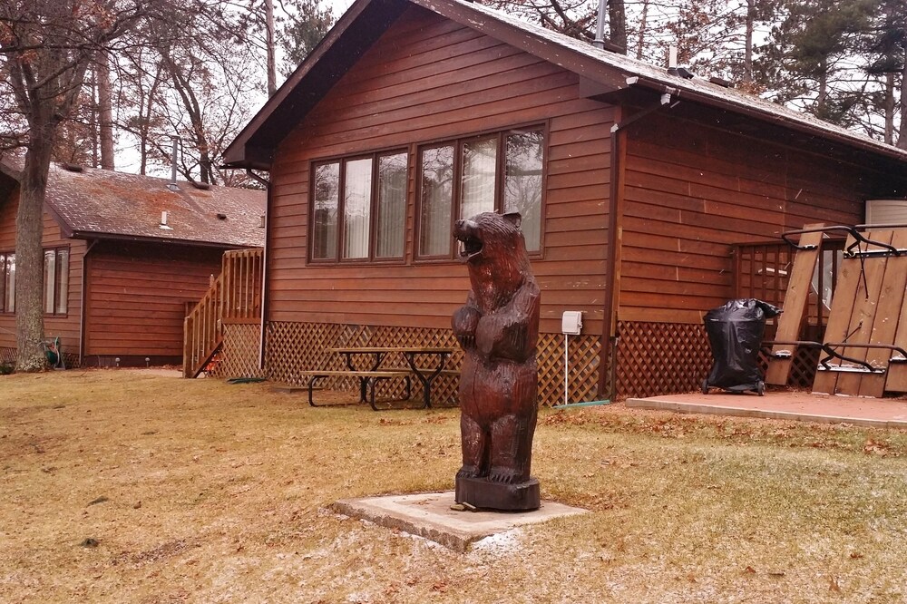 Lake Nokomis Breezy Bay Retreat- Tomahawk Wi - Newly remodeled