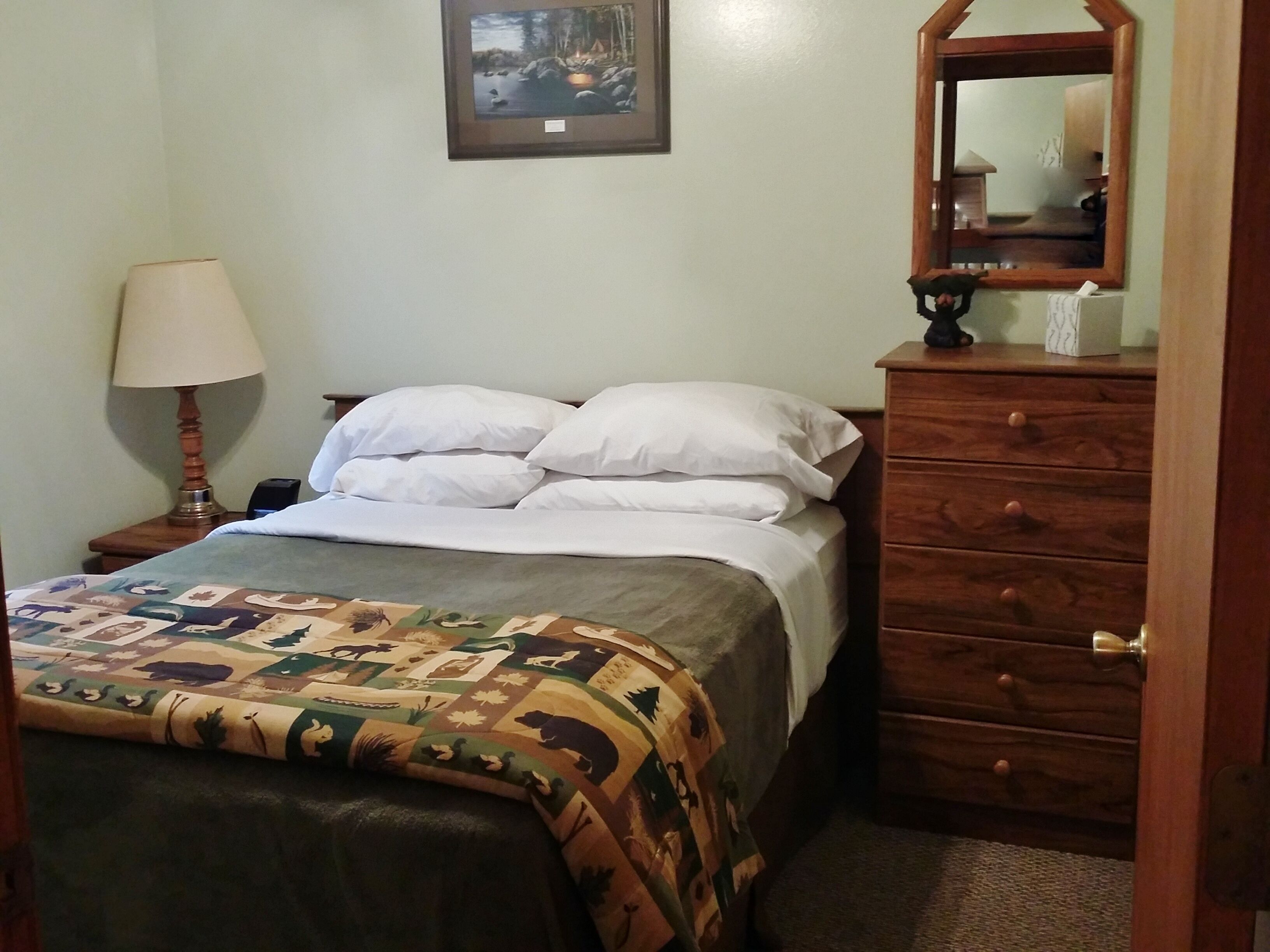 Lake Nokomis Breezy Bay Retreat- Tomahawk Wi - Newly remodeled 