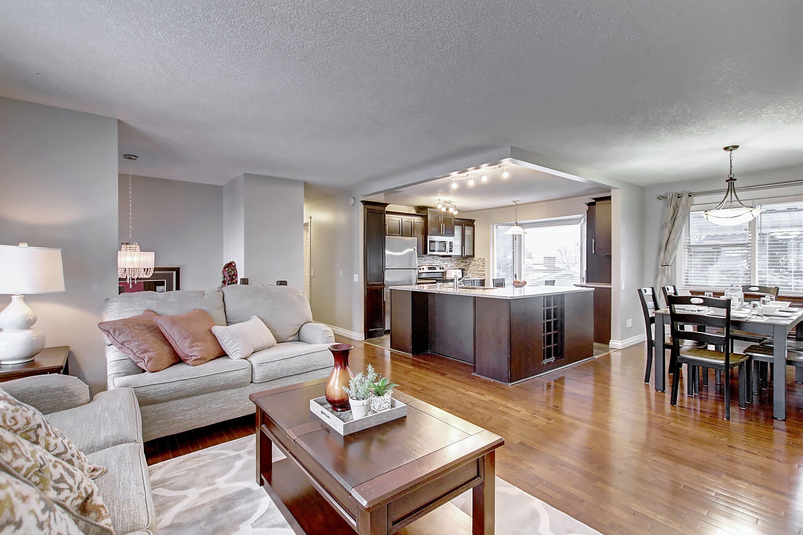 SIMPLY HOMELY, 6BR, 3BATHS, AC, MINS TO DT, A/PT
