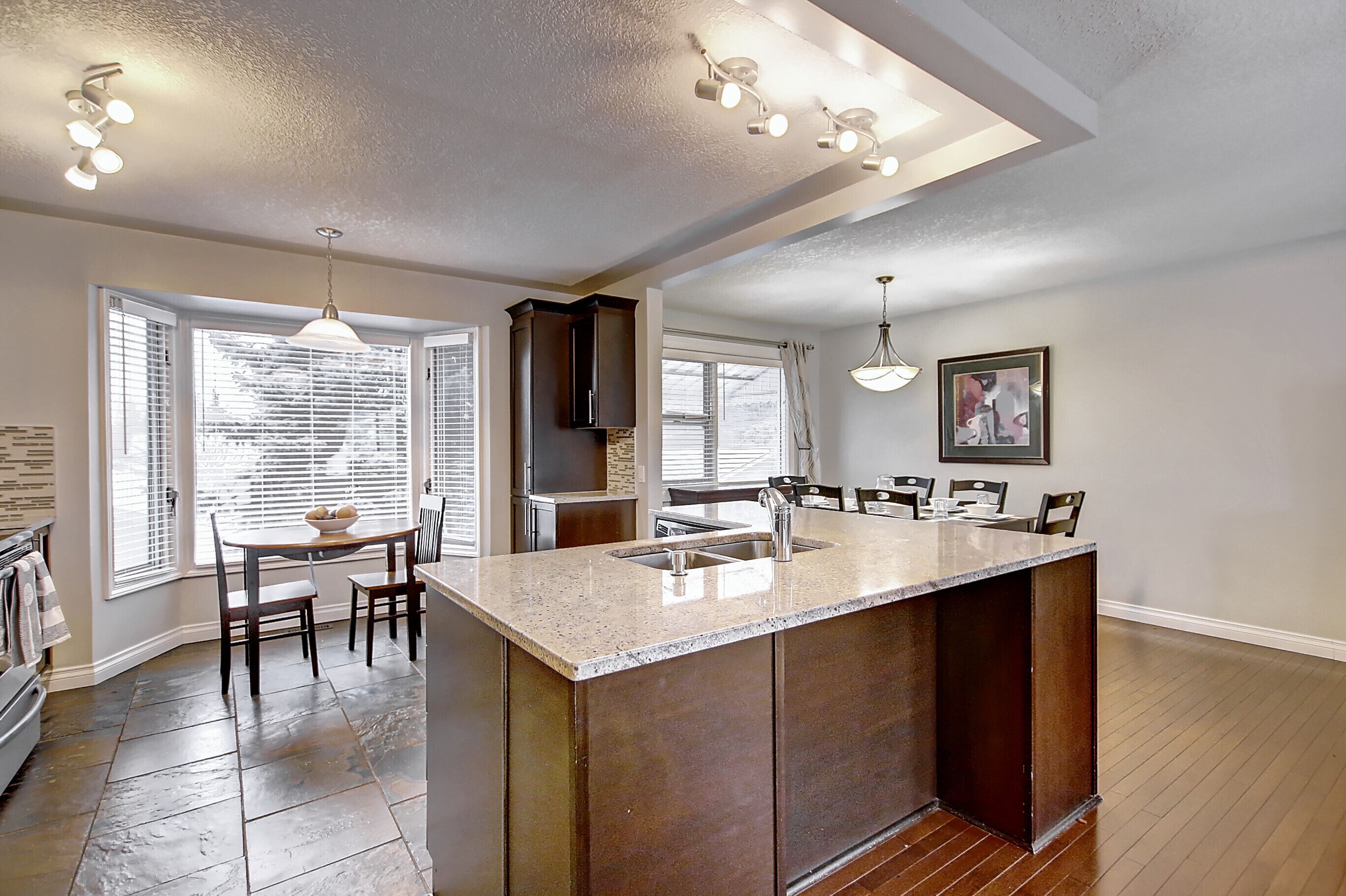 SIMPLY HOMELY, 6BR, 3BATHS, AC, MINS TO DT, A/PT
