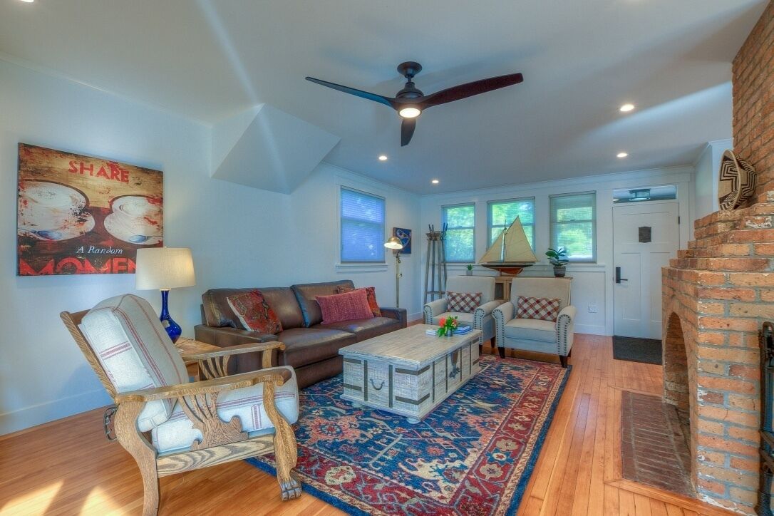 The Homestead on the Shore -- New Hot Tub!