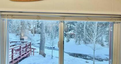 Cozy Cabin on Florida River- 15 mins from Downtown