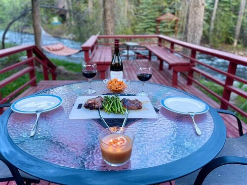 Cozy Cabin on Florida River- 15 mins from Downtown