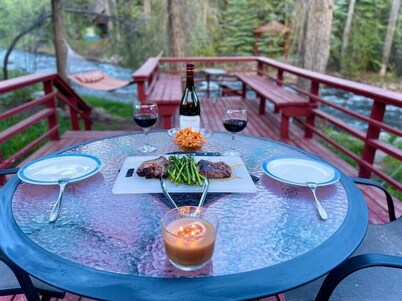 Cozy Cabin on Florida River- 15 mins from Downtown