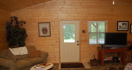 A Cozy Cottage Near the Heart of All Louisville Attractions!