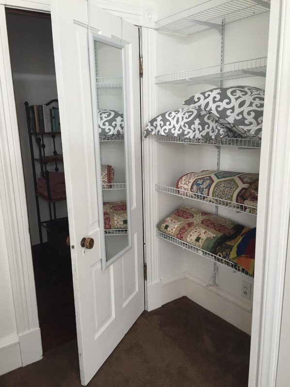 2 chambres, accès Internet, draps fournis