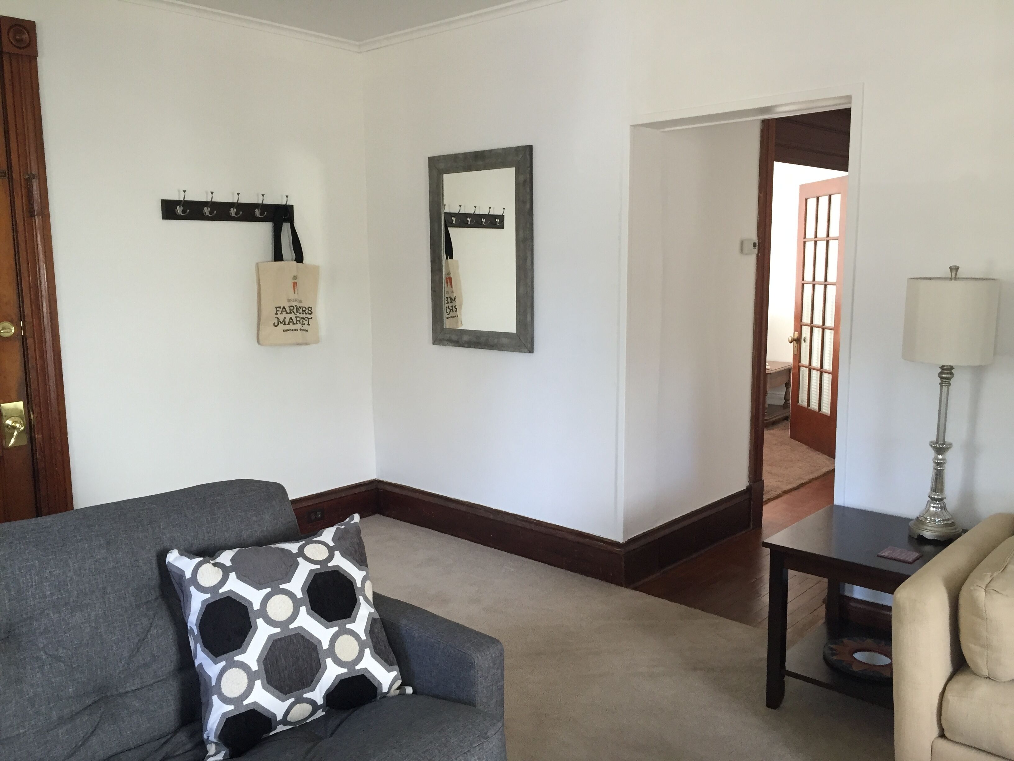 Large Apartment In The Heart Of Marquette W/ Cable & WiFi!  Pet Friendly!  