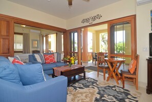 Smart TV, DVD player