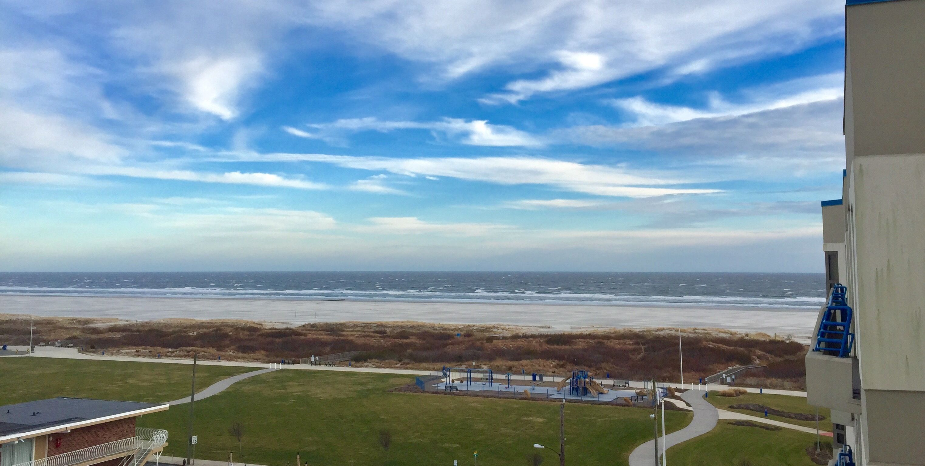 Oceanview Wildwood Crest Penthouse Level Condo, Heated Salt Water Pool