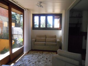 Casa, 3 quartos, para não fumantes | Área de estar | TV de tela plana