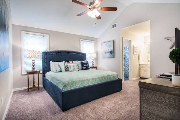 3 bedrooms, desk, iron/ironing board, free WiFi