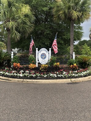 Property grounds - We love pets! 6ft fenced in backyard and pet amenities. (Hanahan)