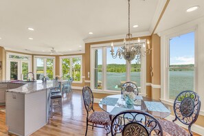 Dining - Lake Therapy: 5  BR, 4.5  BA House in Crane Hill, Sleeps 18 (Crane Hill)