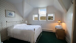 4 chambres, fer et planche à repasser, Wi-Fi, draps fournis