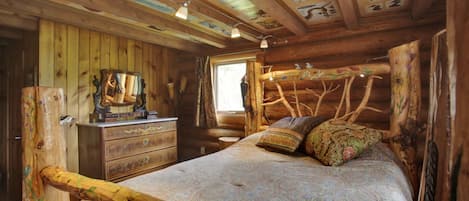 5 bedrooms, iron/ironing board, Internet, bed sheets