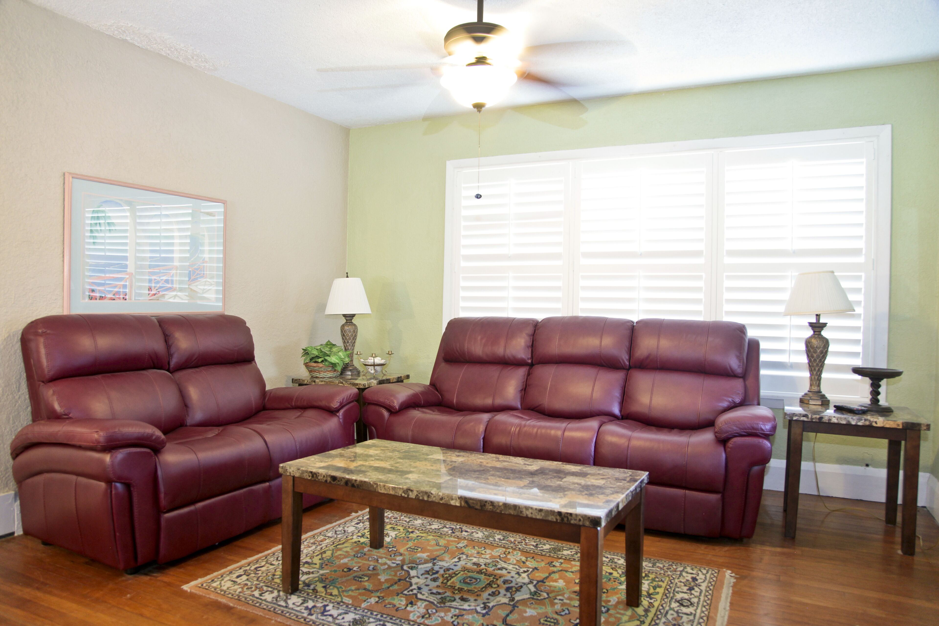 Cozy and friendly - Steps to the beach