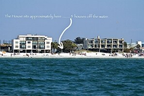 Beach nearby, sun-loungers, beach towels