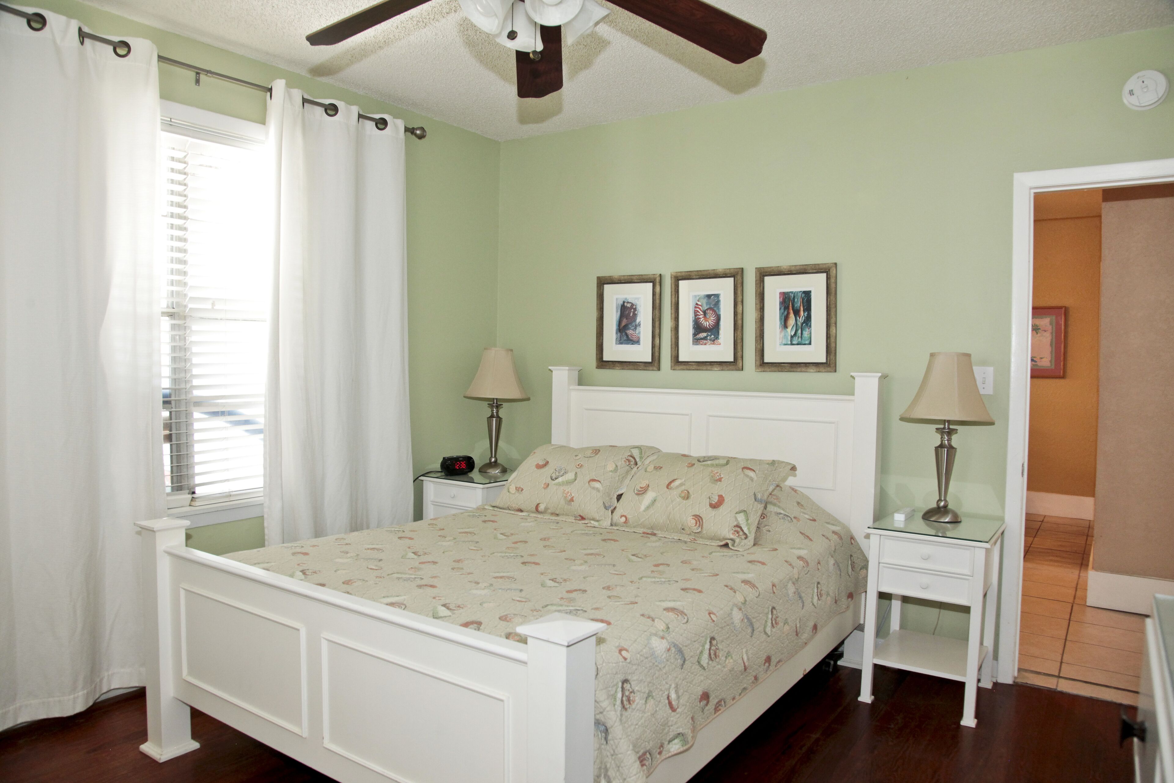 Cozy and friendly - Steps to the beach