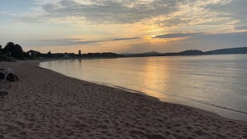 Ubicación a pie de playa y toallas de playa