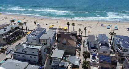 Charming 2 Bedroom, 2 Bath House 20 Steps To Ocean- Sleeps 8