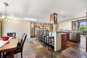 Dining - Beauty and the Beast Stunning Home, Stunning Views, Walk to Town Weekly Discount (Sedona)