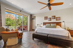 3 quartos, escrivaninha, ferros/tábuas de passar roupa