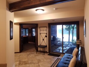 Interior - 6 Miles to Downtown Hayward! Full Recreation 500 Acre Lake; Quintessential Cabin (Hayward, Windigo lake)