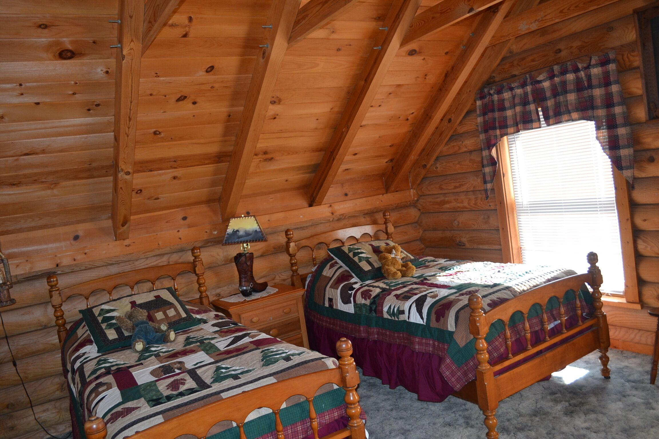 Southern Charm, beautiful cabin close to Pigeon Forge and Gatlinburg