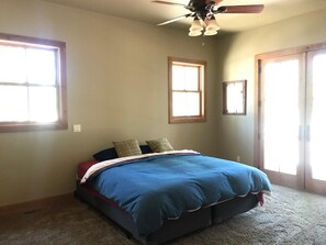 3 dormitorios, tabla de planchar con plancha, wifi gratis y ropa de cama