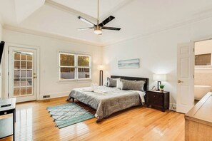 5 habitaciones, tabla de planchar con plancha, wifi y ropa de cama 