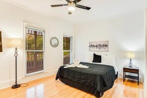 5 habitaciones, tabla de planchar con plancha, wifi y ropa de cama 