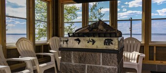 River Rock Cottage Is Located On The Shore Of Lake Superior On Chequamegon Bay.